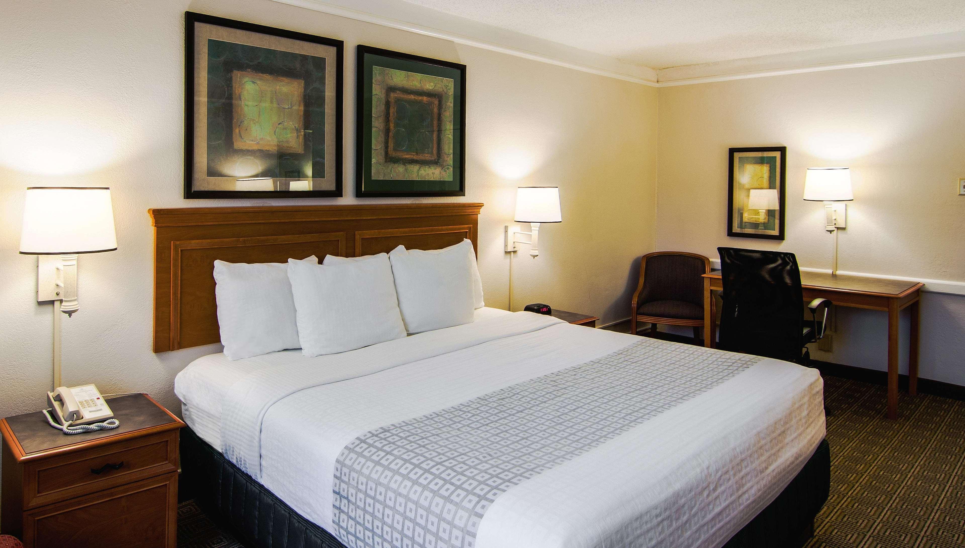 La Quinta Inn Lexington-Horse Park Exterior photo