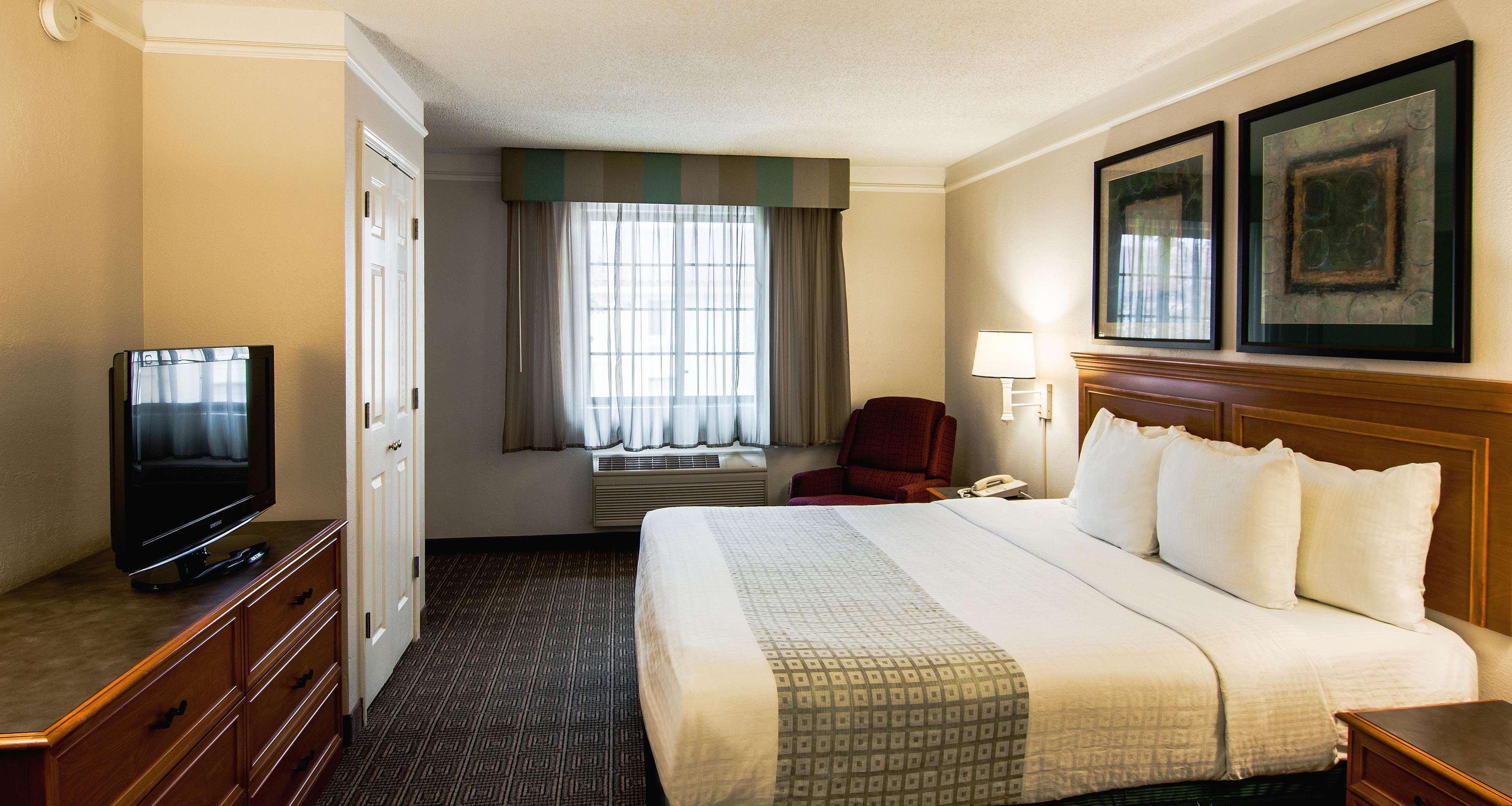 La Quinta Inn Lexington-Horse Park Exterior photo
