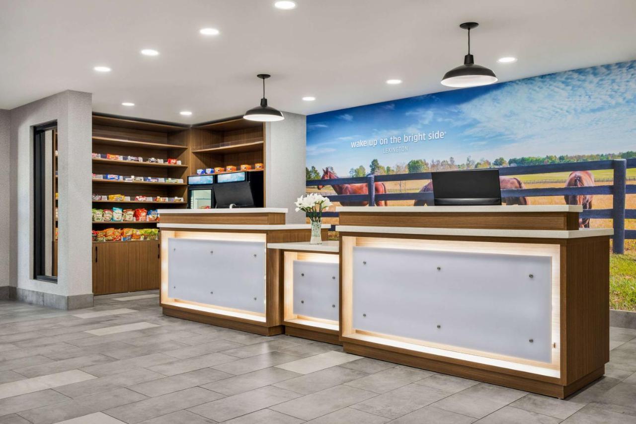 La Quinta Inn Lexington-Horse Park Exterior photo